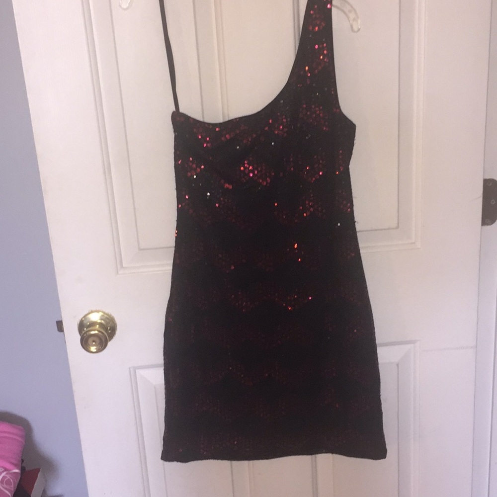 Red/Black one should sequin dress!
